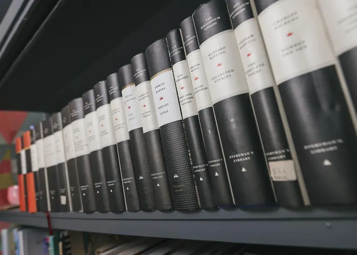 Franky's Place, In Roundhay, - Free Parking, Breakfast & Wifi Лідс