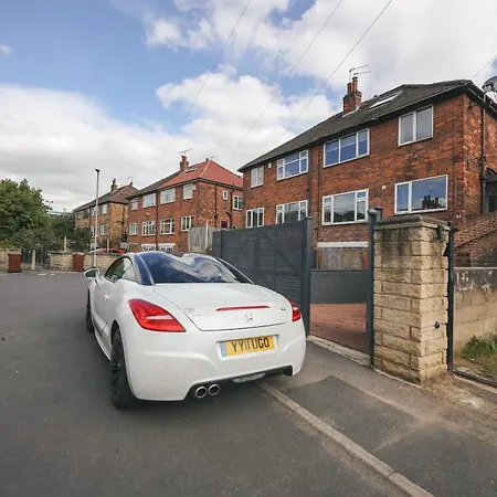 Franky's Place, In Roundhay, - Free Parking, Breakfast & Wifi * Leeds (West Yorkshire)