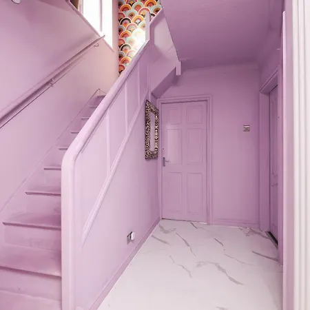 Bed & Breakfast Franky's Place, In Roundhay, - Free Parking, Breakfast & Wifi *