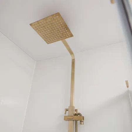 Franky's Place, In Roundhay, - Free Parking, Breakfast & Wifi Bed & Breakfast *