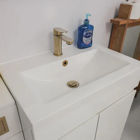 Bed & Breakfast Franky's Place, In Roundhay, - Free Parking, Breakfast & Wifi