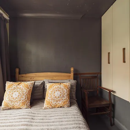 Bed & Breakfast Franky's Place, In Roundhay, - Free Parking, Breakfast & Wifi Leeds (West Yorkshire)