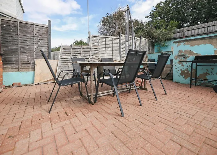 Franky's Place, In Roundhay, - Free Parking, Breakfast & Wifi Couette-café