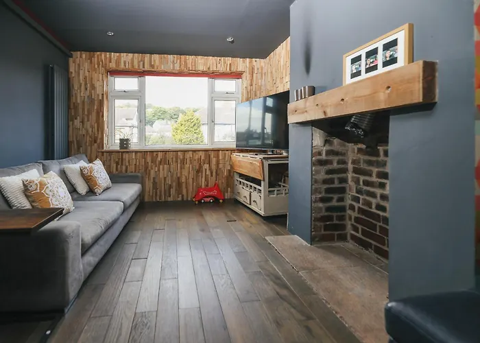 Franky's Place, In Roundhay, - Free Parking, Breakfast & Wifi Leeds (West Yorkshire)