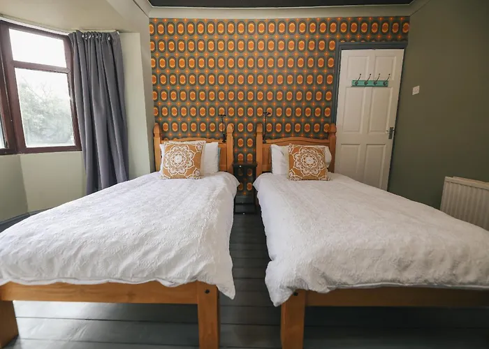 Franky's Place, In Roundhay, - Free Parking, Breakfast & Wifi Bed & Breakfast Leeds (West Yorkshire)