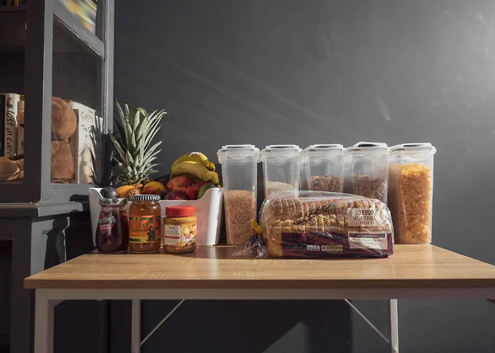 Franky's Place, In Roundhay, - Free Parking, Breakfast & Wifi Couette-café Leeds (West Yorkshire)