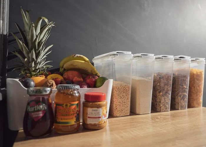 Couette-café Franky's Place, In Roundhay, - Free Parking, Breakfast & Wifi