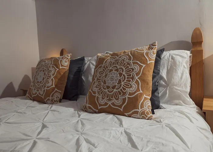 Couette-café Franky's Place, In Roundhay, - Free Parking, Breakfast & Wifi