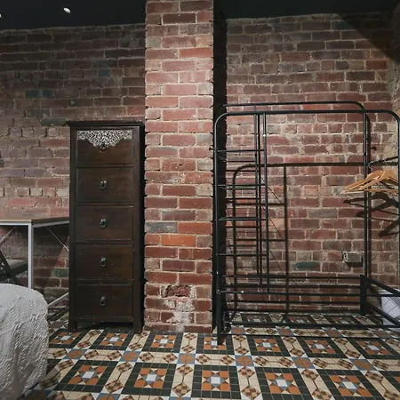 Franky's Place, In Roundhay, - Free Parking, Breakfast & Wifi