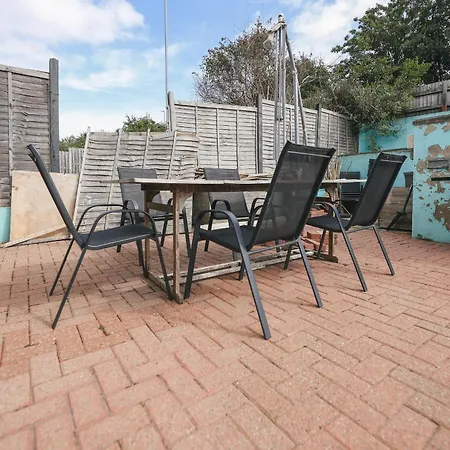 Franky's Place, In Roundhay, - Free Parking, Breakfast & Wifi Couette-café