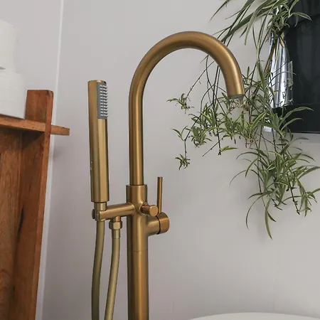 Franky's Place, In Roundhay, - Free Parking, Breakfast & Wifi Couette-café