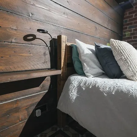 Franky's Place, In Roundhay, - Free Parking, Breakfast & Wifi * Leeds (West Yorkshire)