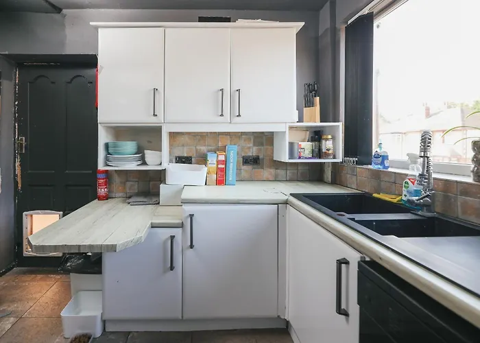 Franky's Place, In Roundhay, - Free Parking, Breakfast & Wifi ベッド・アンド・ブレックファスト *