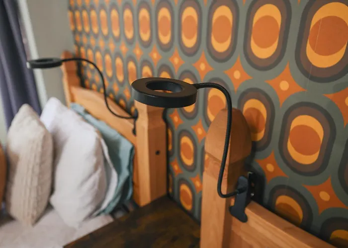 Franky's Place, In Roundhay, - Free Parking, Breakfast & Wifi *